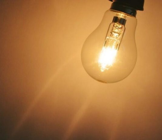 Energie electrică din centrale pe gaze. Grecii vor să producă sute de magawați în România