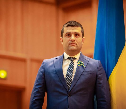 Fost fotbalist, glume la adresa ministrului Miruță: Să facă o lege ca să-mi crească părul. Ne strângem 20.000 de chelioși