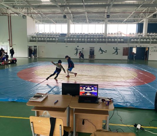 Târgu Jiu: Cupa ”Tudor Vladimirescu” la lupte libere. Participă peste o sută de sportivi