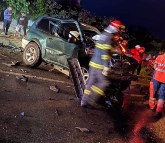 Târgu Jiu: Băut la volan, a intrat pe contrasens. Patru persoane transportate la spital