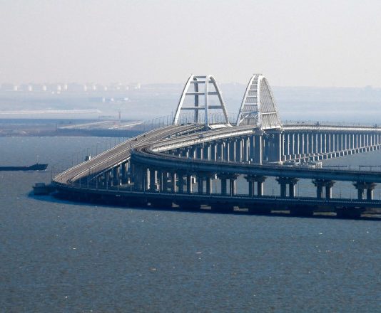 Ucraina susţine că a lovit podul Kerci