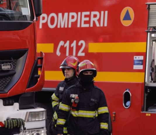 Gorj: Incendiu la mănăstire. Pompierii intervin