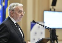 Isărescu: Nu ne permitem scăderea TVA sau indexarea pensiilor
