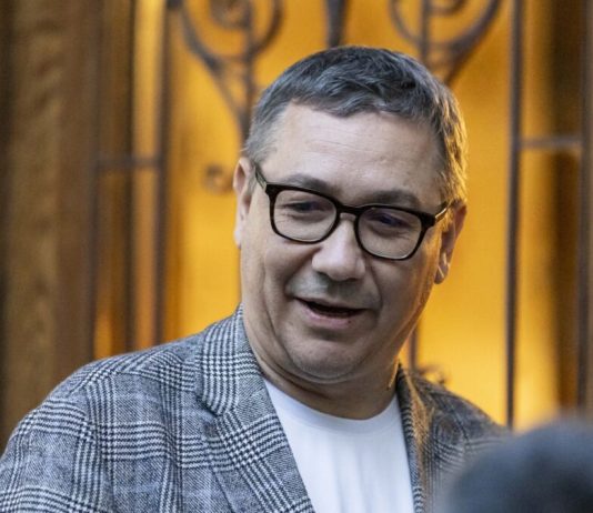 Ponta: N-am ajuns la fundul prăpastiei. USR-ul l-a capturat pe Bolojan. Nu mai poate ieși