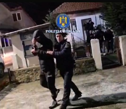 Gorj: Șapte în arest! Încătușați după ce s-au bătut în fața unui local public