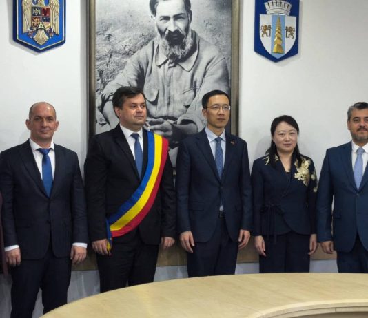 Ambasadorul Chinei, vizită la Târgu Jiu. Întâlnire de lucru cu primarul Marcel Romanescu