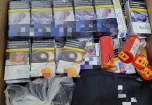 Gorj: I-au luat tot! Polițiștii au confiscat mii de țigări și alte bunuri depistate în mașina unui bărbat