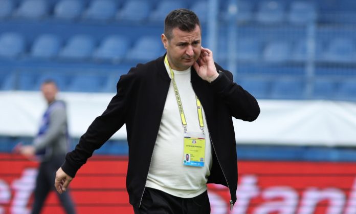 iannis zicu.