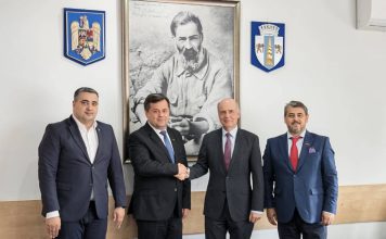Ambasadorul Cehiei, vizită de lucru la Târgu Jiu. Discuții cu primarul Romanescu