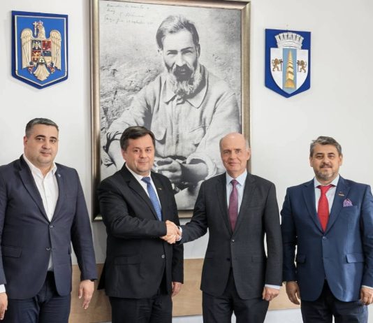 Ambasadorul Cehiei, vizită de lucru la Târgu Jiu. Discuții cu primarul Romanescu