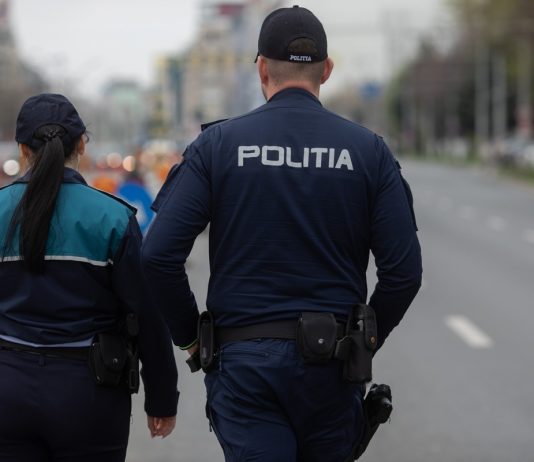 Proiect de lege: Polițiștii vor fi trimiși să îi amendeze pe românii care nu și-au asigurat locuința împotriva dezastrelor