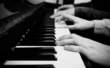 Târgu Jiu: Eveniment muzical. Recital de pian la patru mâini