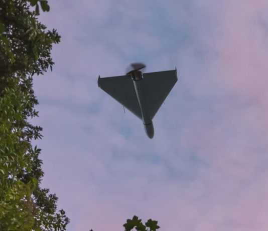Dronă găsită într-un nuc, în Vrancea. Armata o caută de ore bune la Galați