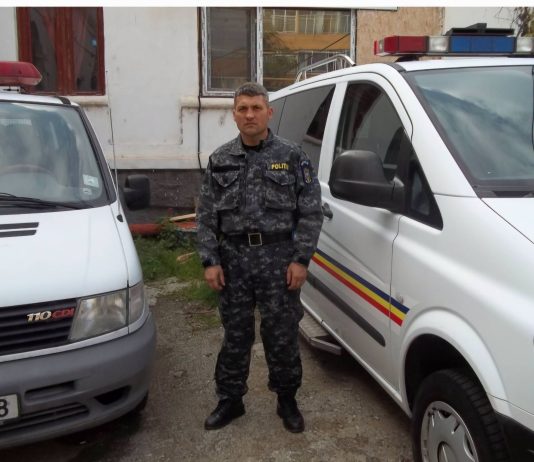 Un fost polițist din Târgu Jiu intră în ”greva foamei” în fața Ambasadei SUA de la București