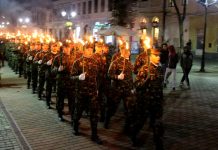 Târgu Jiu: Ziua Armatei României. Manifestări în centrul orașului. Retragere cu torțe